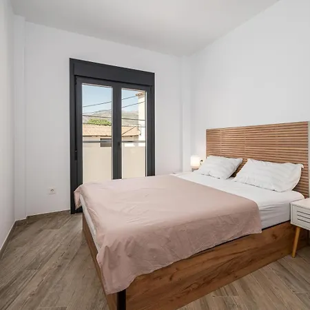 2 Bedrooms San Isidro * נרחה